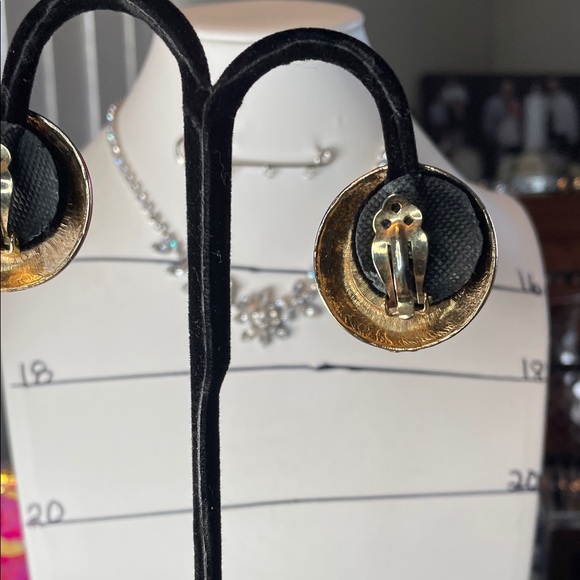 Elegant Red and White Earrings - Picture 5 of 7